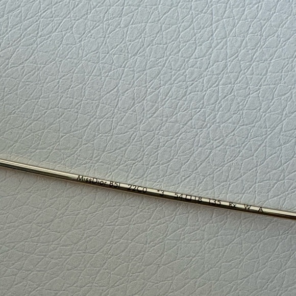 ❌SOLD❌ DIOR *NEW* Miss Dior Tortoise Sunglasses with Case in Excellent Condition - Picture 8 of 14